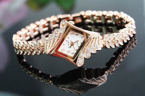 Designer Watches & Bracelet Watches For Women
