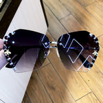 Vintage Diamond Gradient Rimless Bee Sunglasses For Female