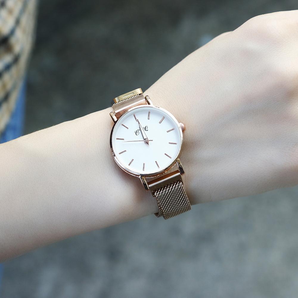 Casual Rose Gold Female Magnet Quartz Watches