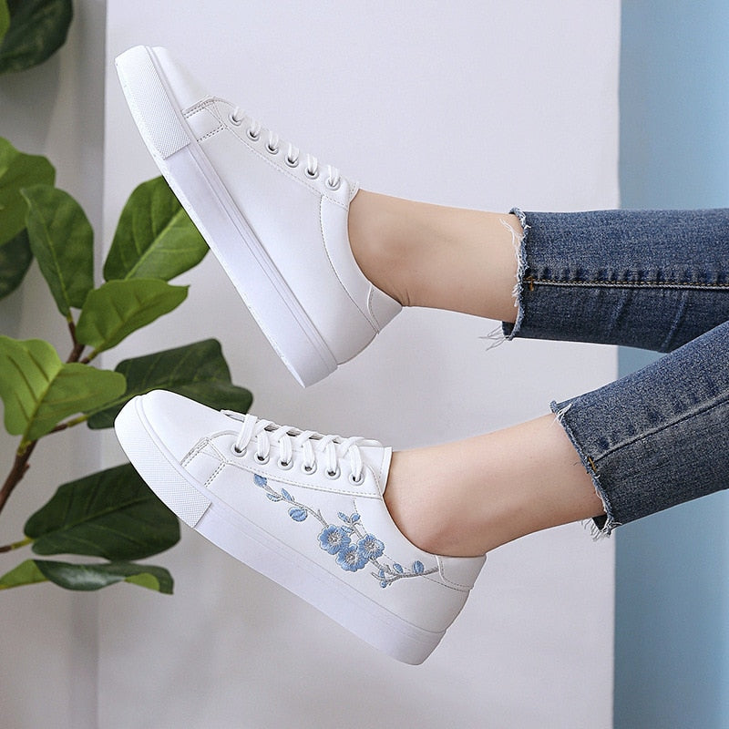 Fashion White Sneakers Flats Women Canvas Shoes