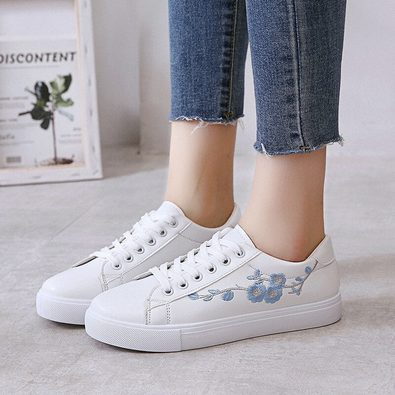 Fashion White Sneakers Flats Women Canvas Shoes